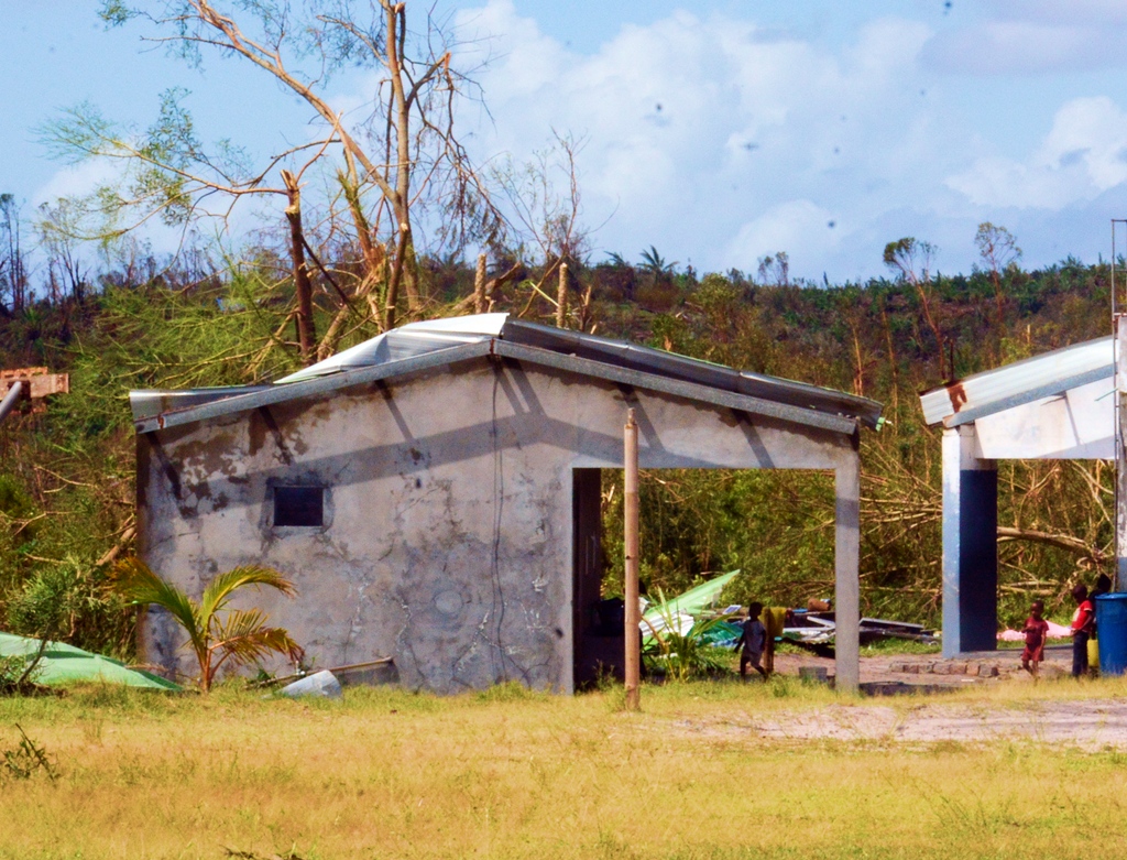 Le batiment avait été très affecté par le cyclone, toit emporté